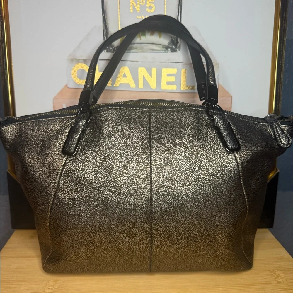 Coach Kelsey Metallic Gold Crackle Leather Tote Bag With Zipper Closure- - Picture 3 of 9